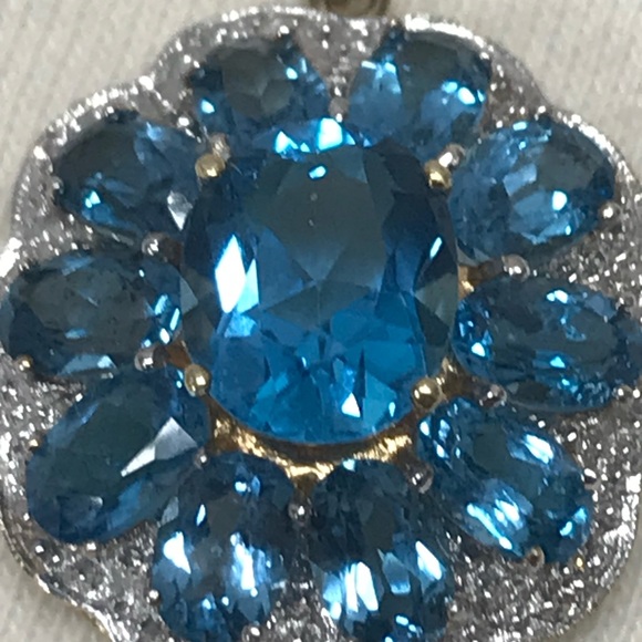 14k Gold Blue Topaz Flower Necklace Pendant - Picture 5 of 12